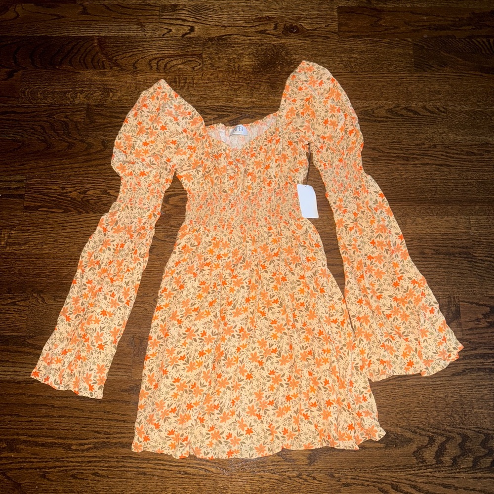 RFD sunseeker Vera dress with smocking  details Floral Orange Sz S (boutique)